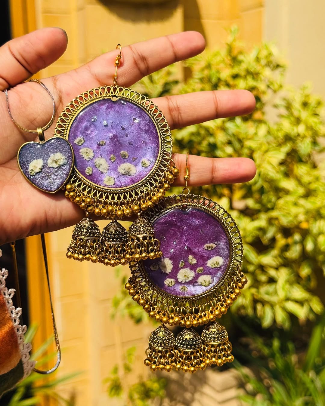 Gul e Zehra Resin Jhumka