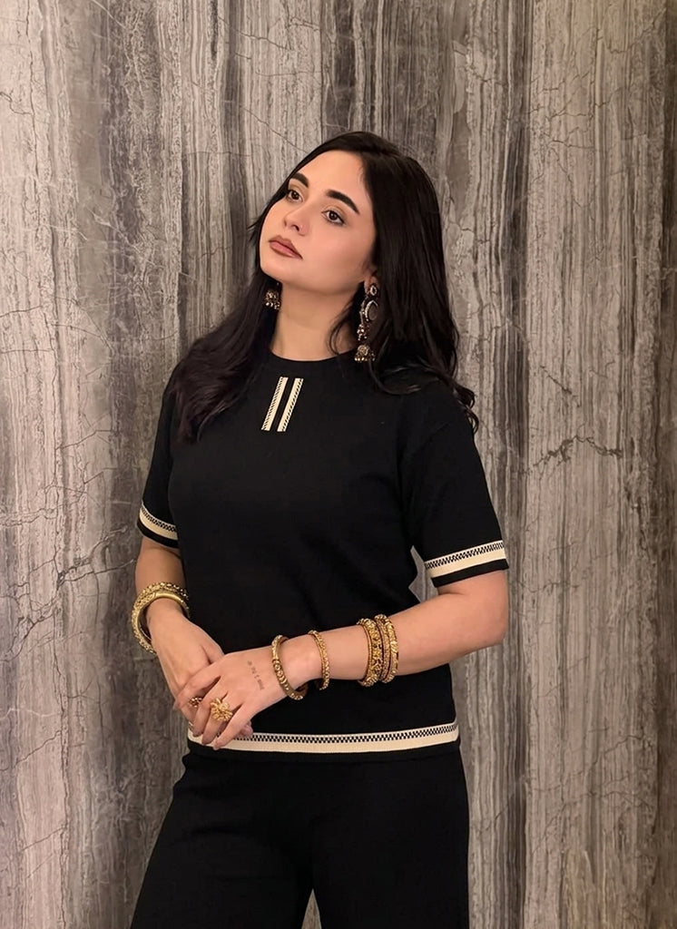 Black & White Slit Short Sleeve T-shirts & high waist wide leg Pants